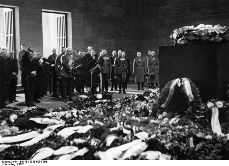1933 Heldengedenktag in Berlin's Ehrenmal
